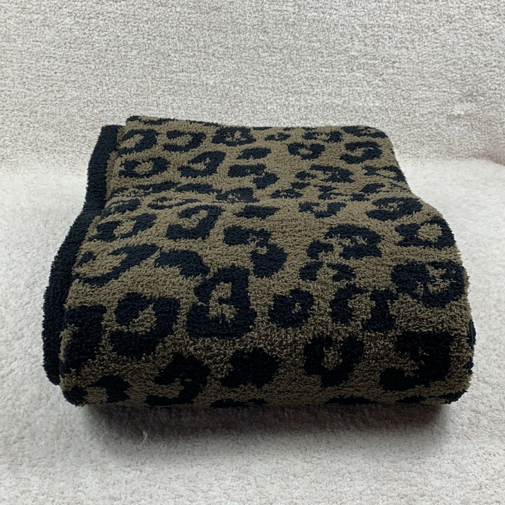 BAREFOOT DREAMS In the Wild Throw Blanket - Picture 2 of 4